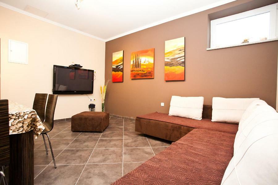 Tm Apartment *